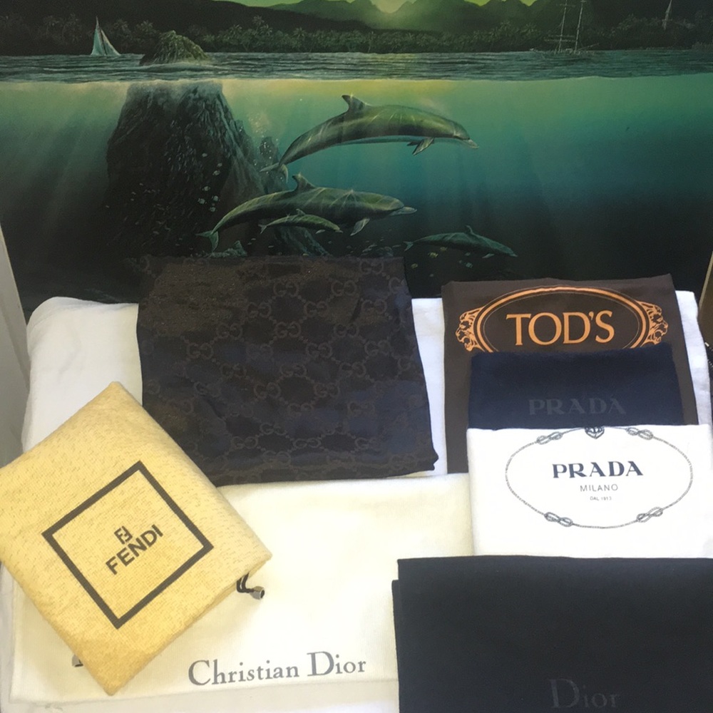 10 designer dust bags
